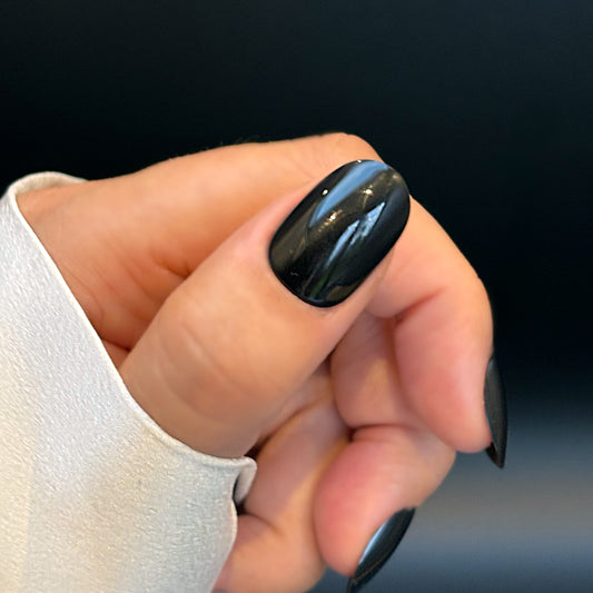 Static Nails Dark Room Round