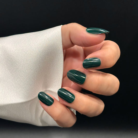Static Nails Emerald Noir Round